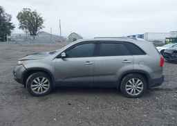 2011 KIA SORENTO LX