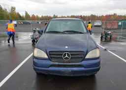2001 MERCEDES-BENZ ML 320 CLASSIC