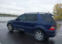 2001 MERCEDES-BENZ ML 320 CLASSIC