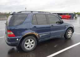 2001 MERCEDES-BENZ ML 320 CLASSIC