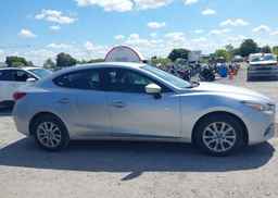 2018 MAZDA 3 GS