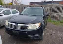 2010 SUBARU FORESTER XS