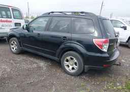 2010 SUBARU FORESTER XS