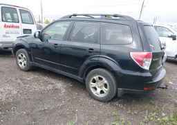 2010 SUBARU FORESTER XS