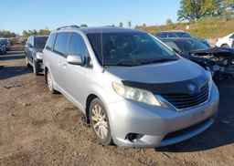 2013 TOYOTA SIENNA LE 7 PASSENGER