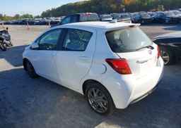 2015 TOYOTA YARIS SE