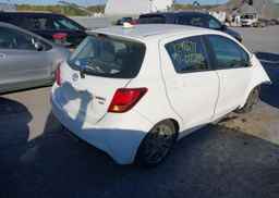 2015 TOYOTA YARIS SE