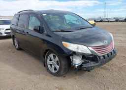 2015 TOYOTA SIENNA LE V6