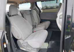 2015 TOYOTA SIENNA LE V6