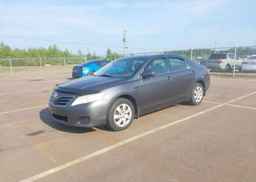 2010 TOYOTA CAMRY LE