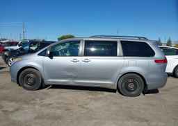 2011 TOYOTA SIENNA LE