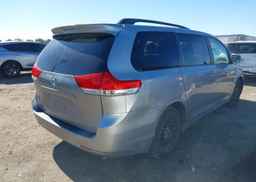 2011 TOYOTA SIENNA LE