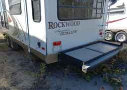 2011 FOREST RIVER ROCKWOOD