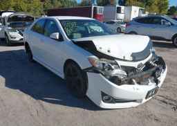 2014 TOYOTA CAMRY SE
