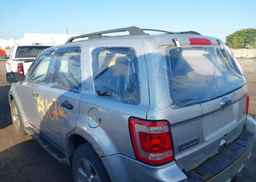 2010 FORD ESCAPE XLT AUTOMATIC