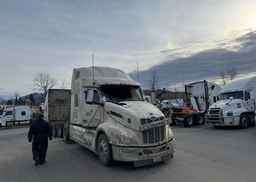 2023 PETERBILT 579