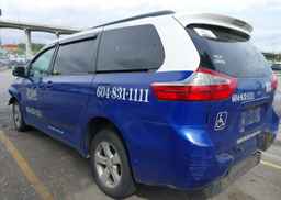 2017 TOYOTA SIENNA