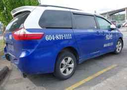 2017 TOYOTA SIENNA