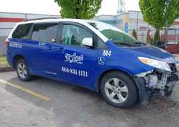 2017 TOYOTA SIENNA
