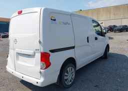 2017 NISSAN NV200 2.5S