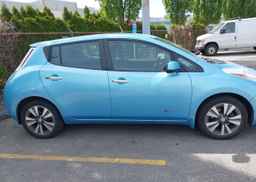2015 NISSAN LEAF