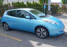 2015 NISSAN LEAF