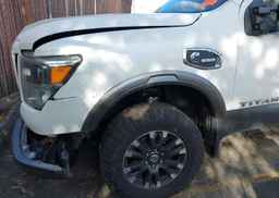 2016 NISSAN TITAN XD SL