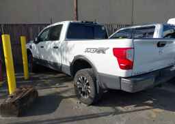 2016 NISSAN TITAN XD SL