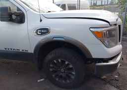 2016 NISSAN TITAN XD SL