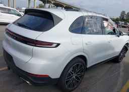 2024 PORSCHE CAYENNE