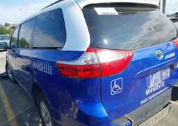 2015 TOYOTA SIENNA LE
