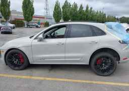 2024 PORSCHE MACAN