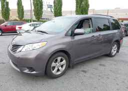 2011 TOYOTA SIENNA LE