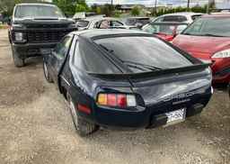 1985 PORSCHE 928