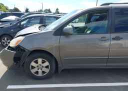 2004 TOYOTA SIENNA CE
