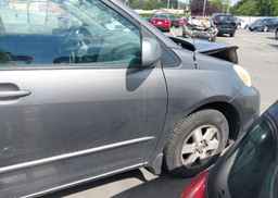 2004 TOYOTA SIENNA CE