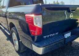 2018 NISSAN TITAN