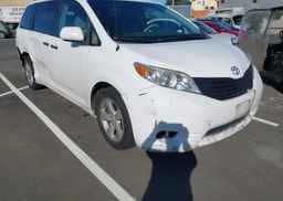 2012 TOYOTA SIENNA