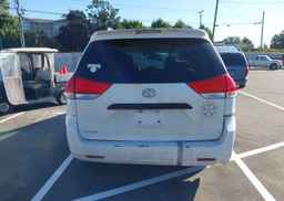 2012 TOYOTA SIENNA