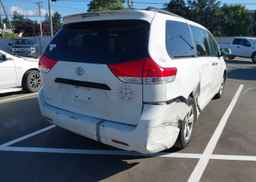 2012 TOYOTA SIENNA