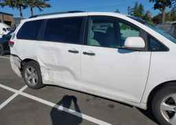 2012 TOYOTA SIENNA