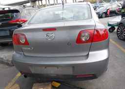 2005 MAZDA 3 I