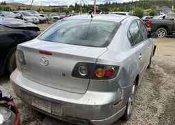2004 MAZDA 3 S