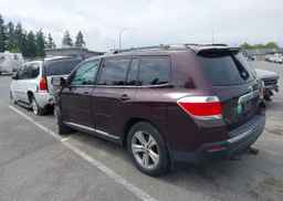 2011 TOYOTA HIGHLANDER SE