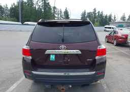 2011 TOYOTA HIGHLANDER SE