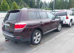 2011 TOYOTA HIGHLANDER SE