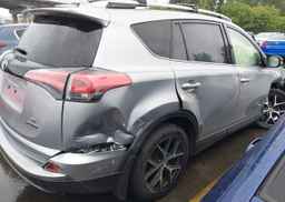 2018 TOYOTA RAV4 HV SE