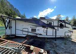 2021 KEYSTONE SUNSET TRAIL SUPER LITE