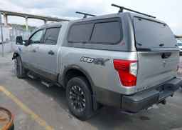2017 NISSAN TITAN