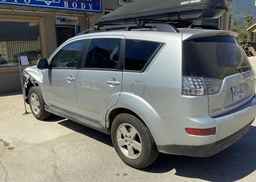 2009 MITSUBISHI OUTLANDER ES